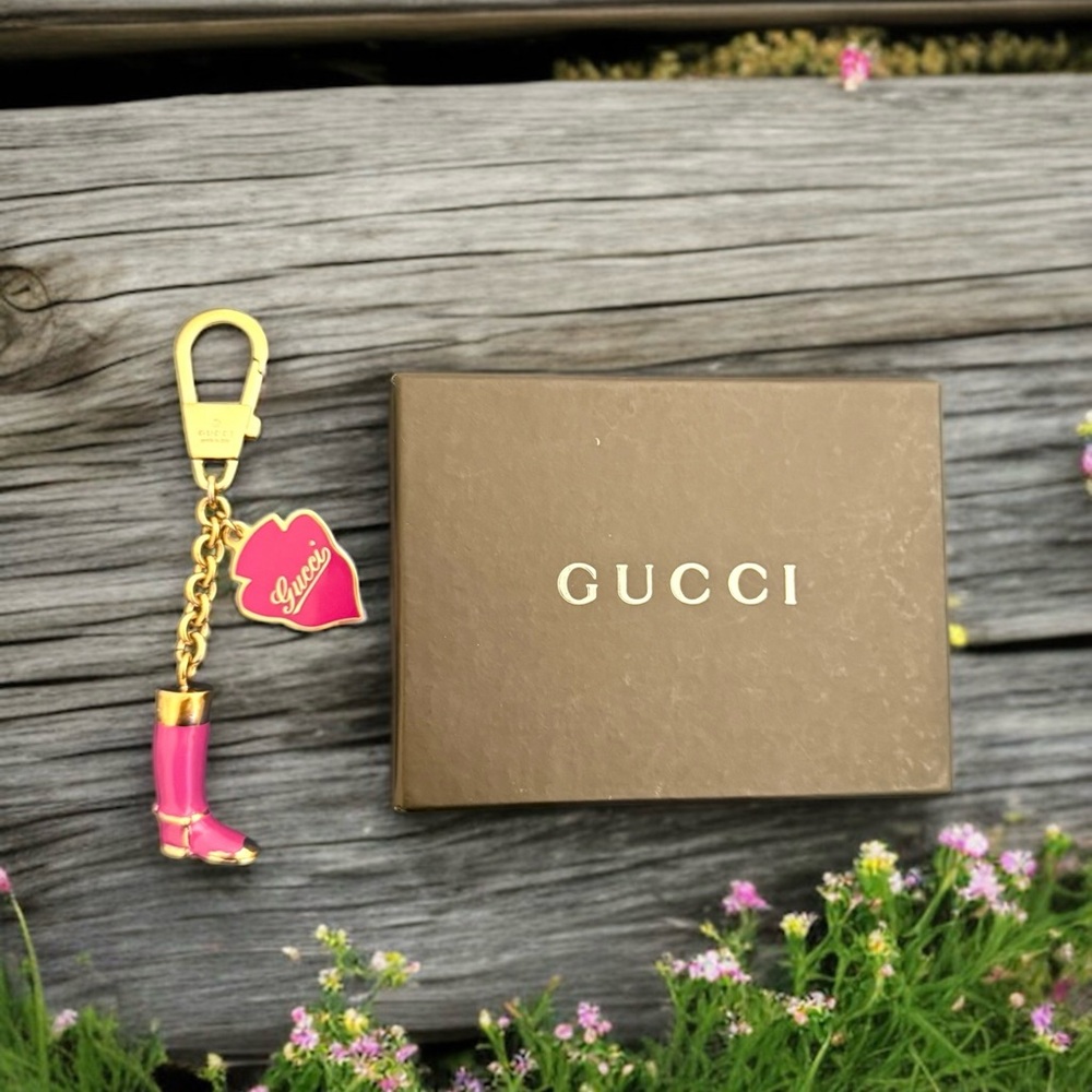 Gucci Boots and Shield Key Holder - Vintage - Picture 6 of 6
